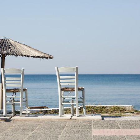 Metaxa Seafront Apartment Peraía Esterno foto