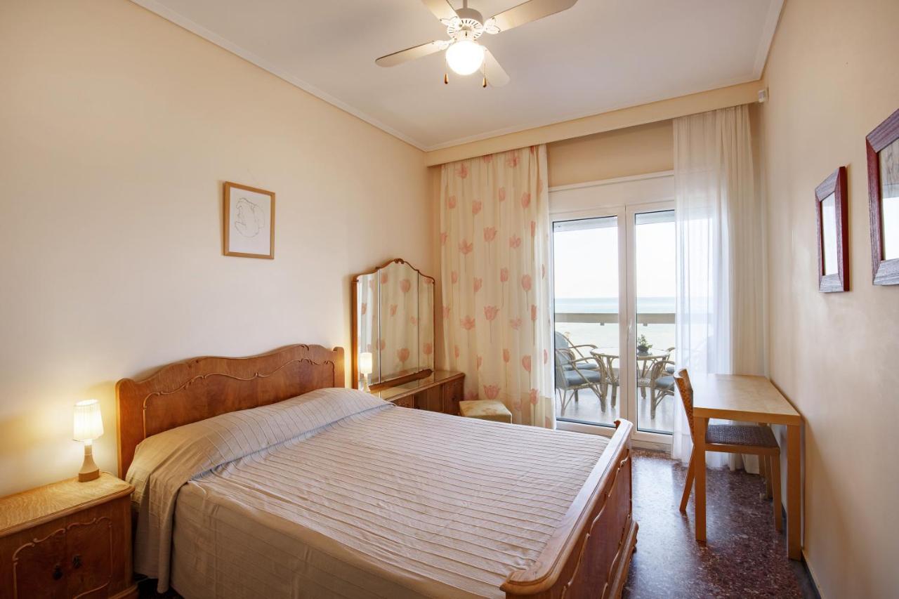 Metaxa Seafront Apartment Peraía Esterno foto
