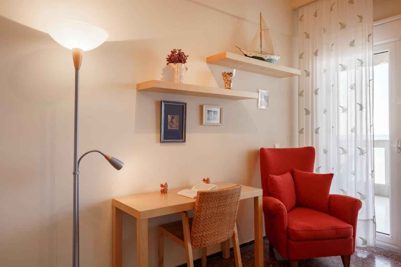Metaxa Seafront Apartment Peraía Esterno foto
